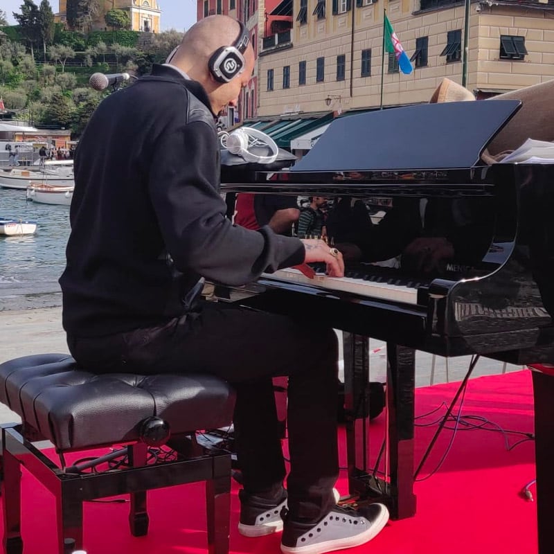 Silent concert i Portofino med trådlösa hörlurar från Silentsystem