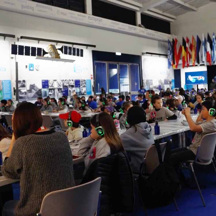 ESA school with Silentsystem wireless headphones