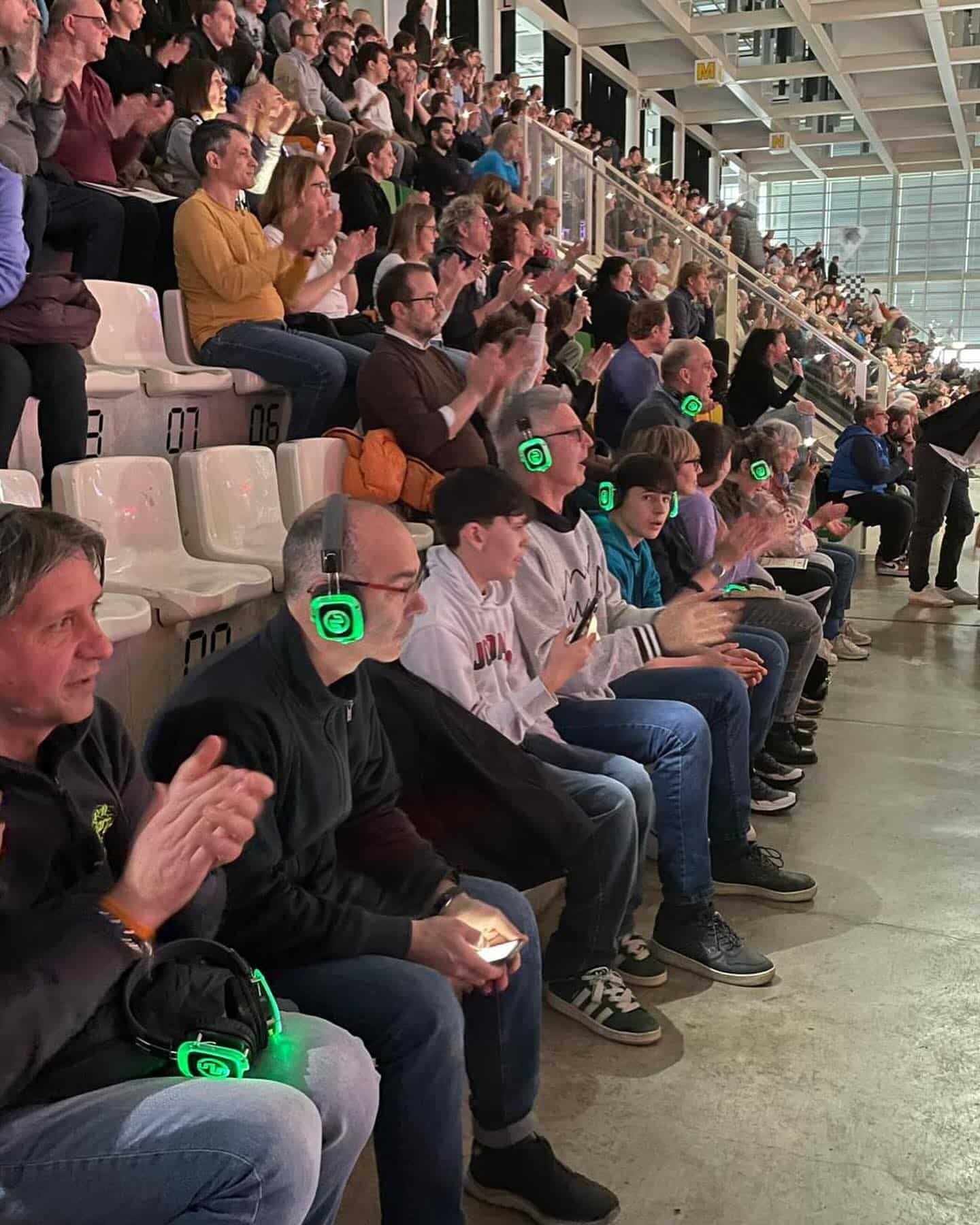 basket-calcio-telecronaca-cuffie-silentsystem Livekommentering med Silentsystems trådlösa hörlurar för basket och fotboll - A.M.O.:s inkluderingsprojekt