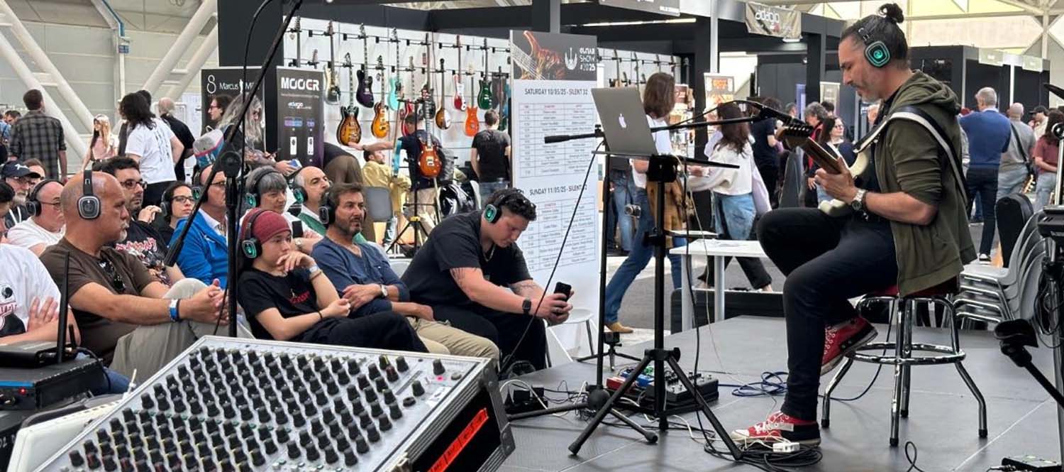 guitarshow-italia-cuffie Högupplöst ljud för musikmässor