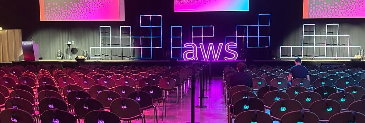 AWS Summit AWS Summit Milano - RF-ljudsystem och Silentsystems trådlösa hörlurar på Fiera Milano Rho